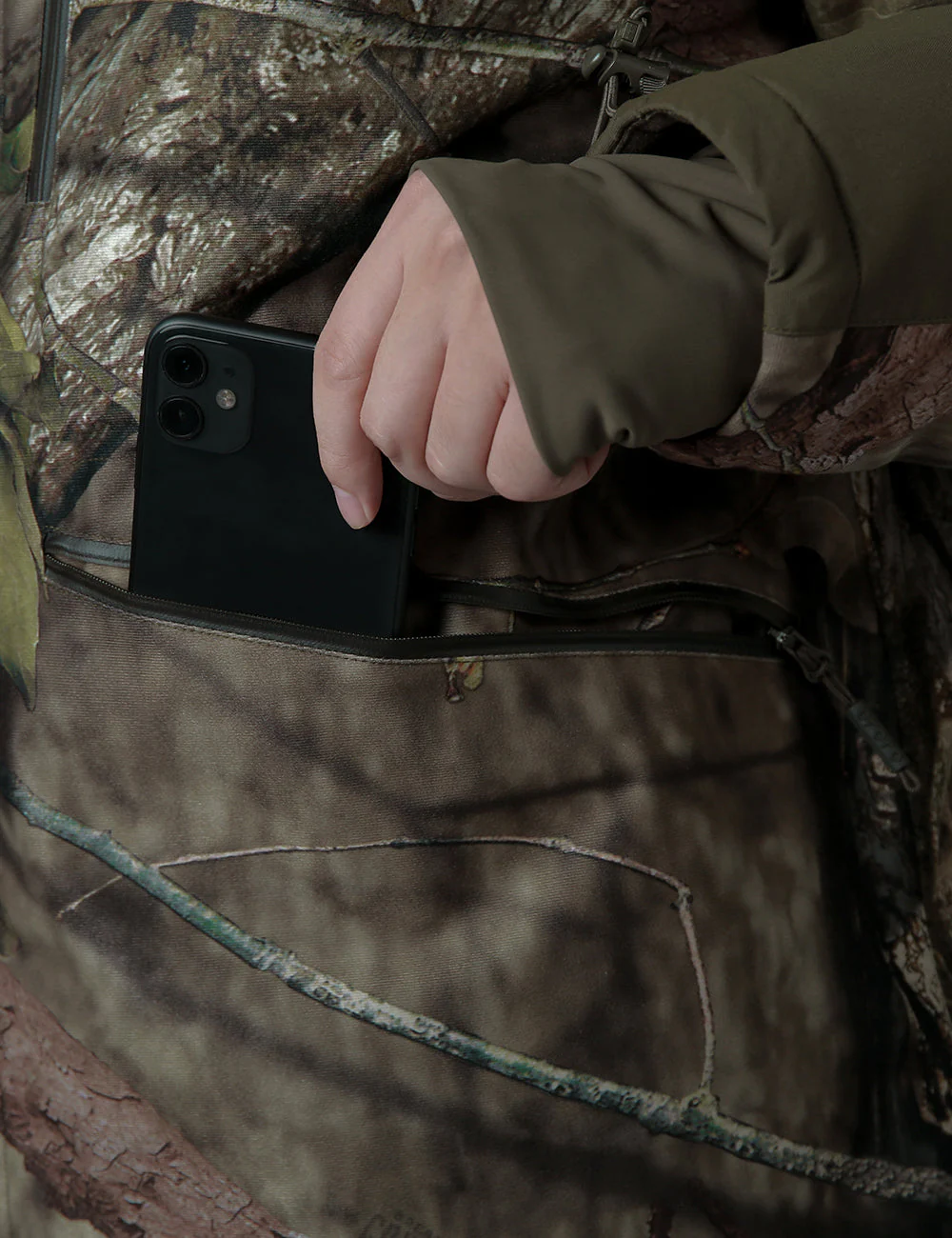 (Open-box) Men's Heated Hunting Jacket - Camouflage, Mossy Oak® Country DNA  (Battery Set Not Included) - Image 6