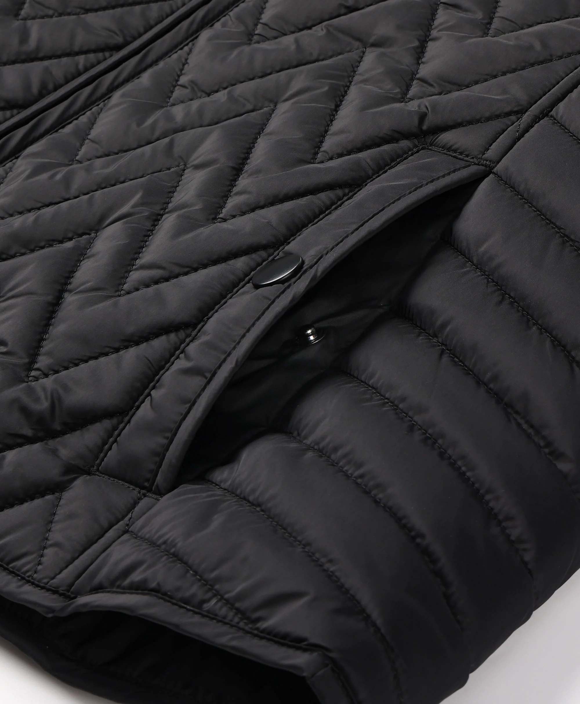 Women's Heated Chevron Quilted Vest - Image 17